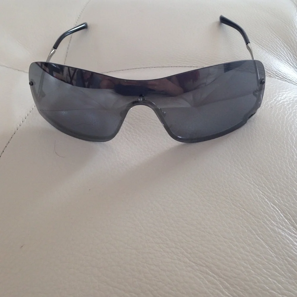 Gucci Silver Shield Sunglasses with Black Case